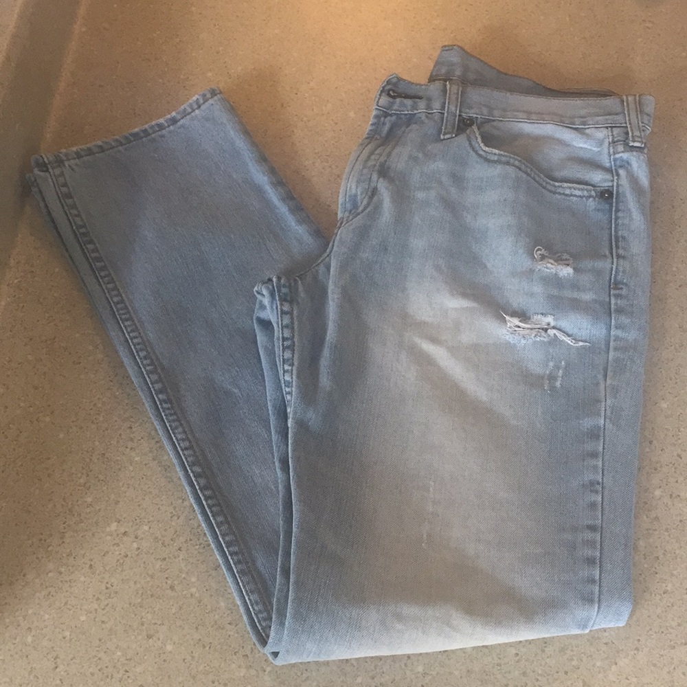 Bull Head Distressed Jeans - Picture 2 of 9